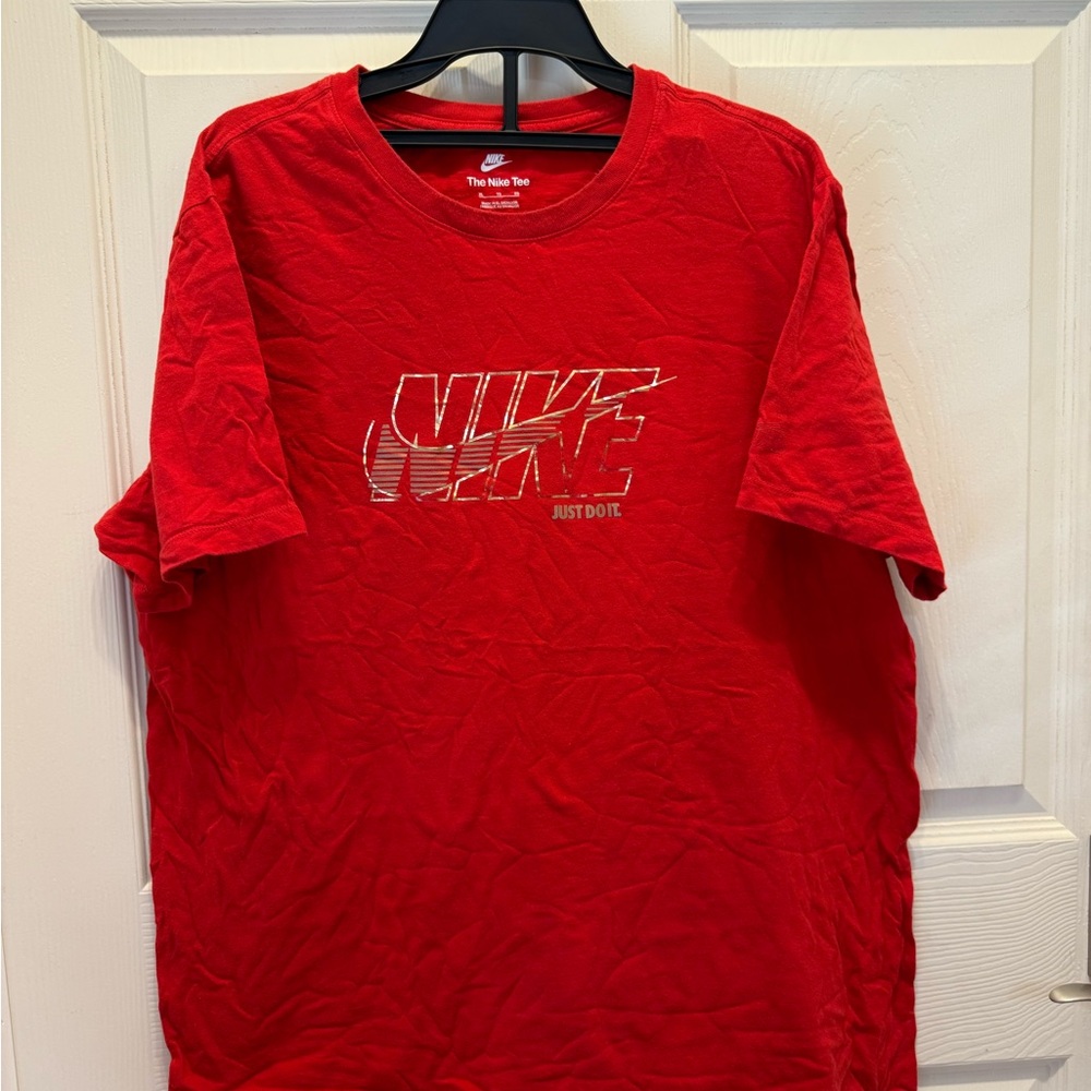 Nike Men's Vibrant Red Short Sleeve Tee